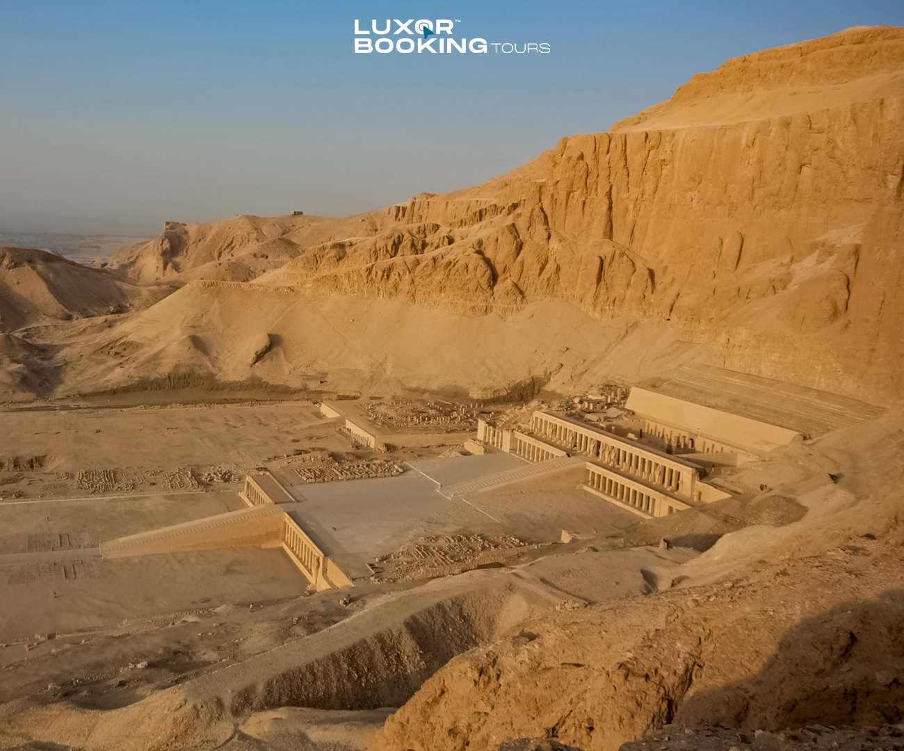 private guided tour in luxor with tourists exploring temples